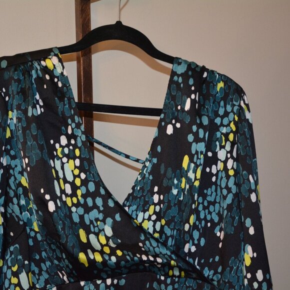 NWT Torrid Satin Surplice Tie Cut Out Back Long Sleeve Blouse Size 4X - Picture 5 of 14